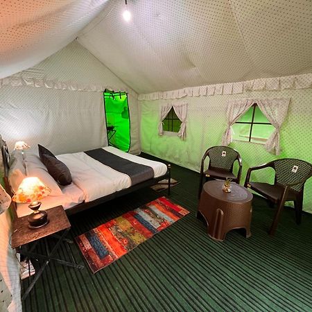 Himalayan Riverside Swiss Cottage Tents, Manali Екстериор снимка