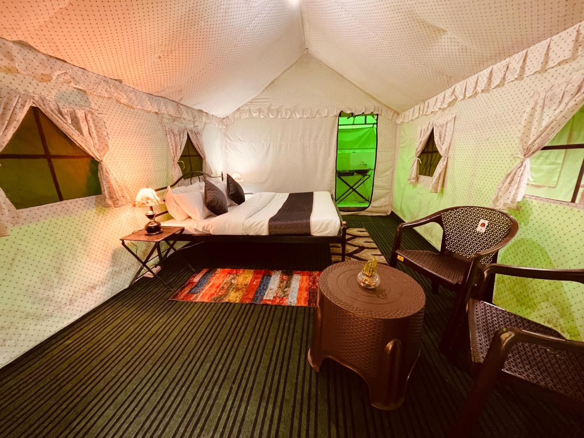 Himalayan Riverside Swiss Cottage Tents, Manali Екстериор снимка