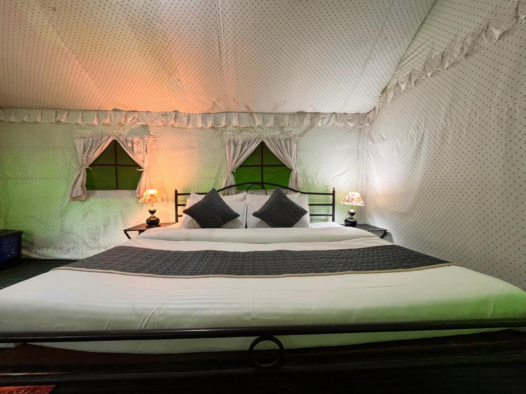 Himalayan Riverside Swiss Cottage Tents, Manali Екстериор снимка