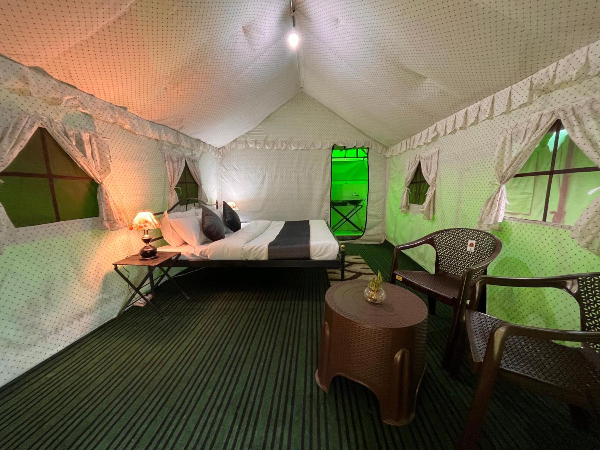 Himalayan Riverside Swiss Cottage Tents, Manali Екстериор снимка