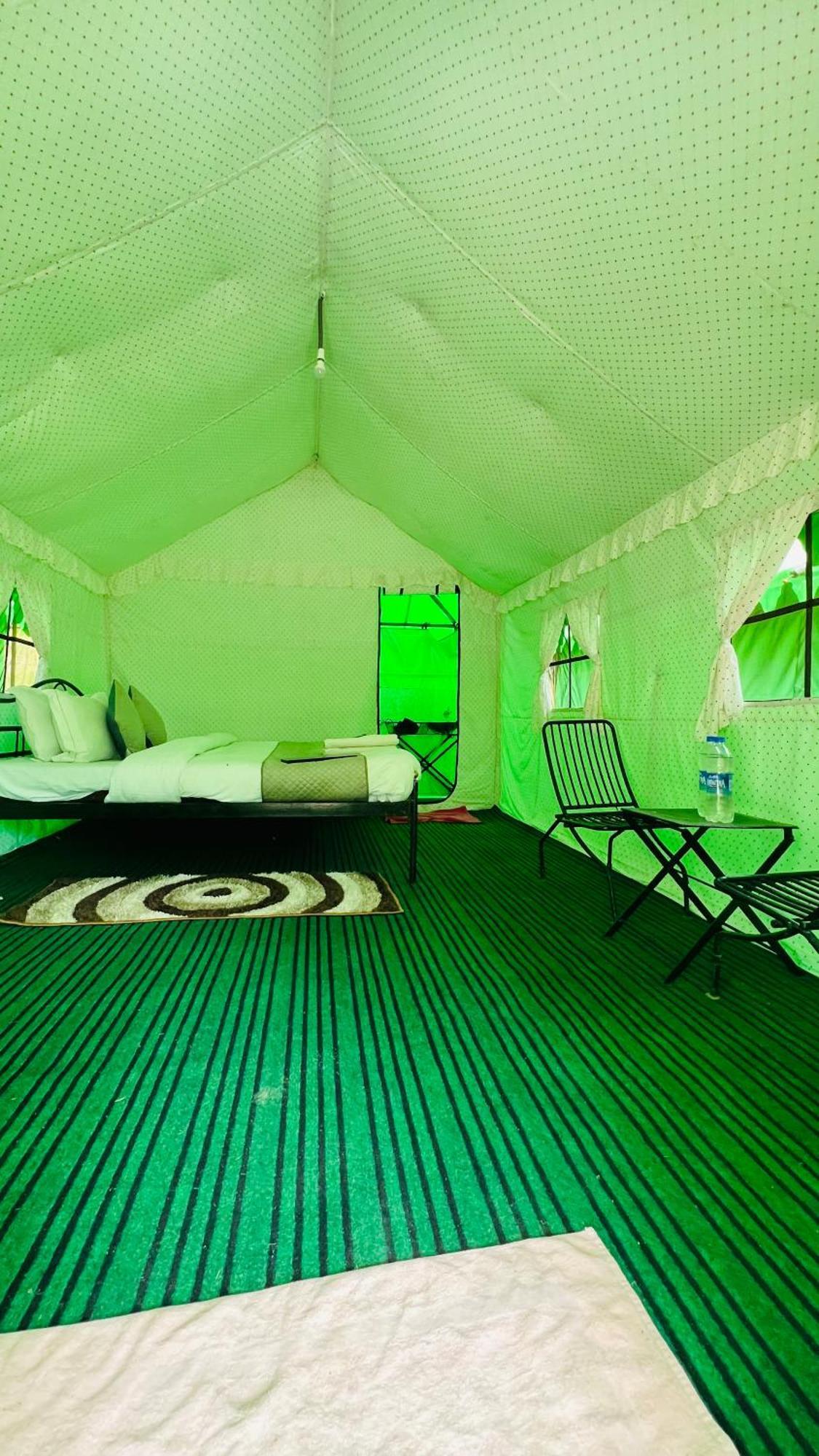 Himalayan Riverside Swiss Cottage Tents, Manali Екстериор снимка
