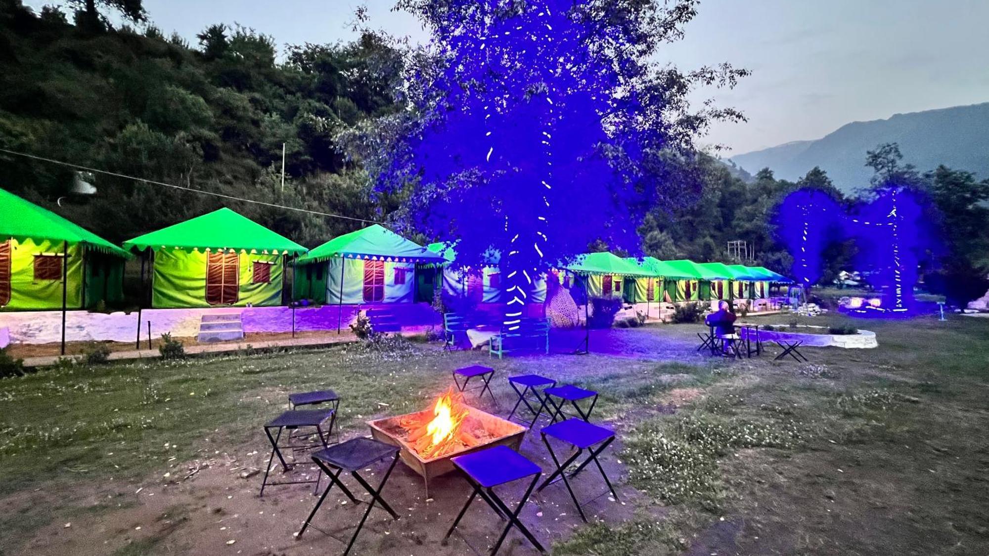 Himalayan Riverside Swiss Cottage Tents, Manali Екстериор снимка
