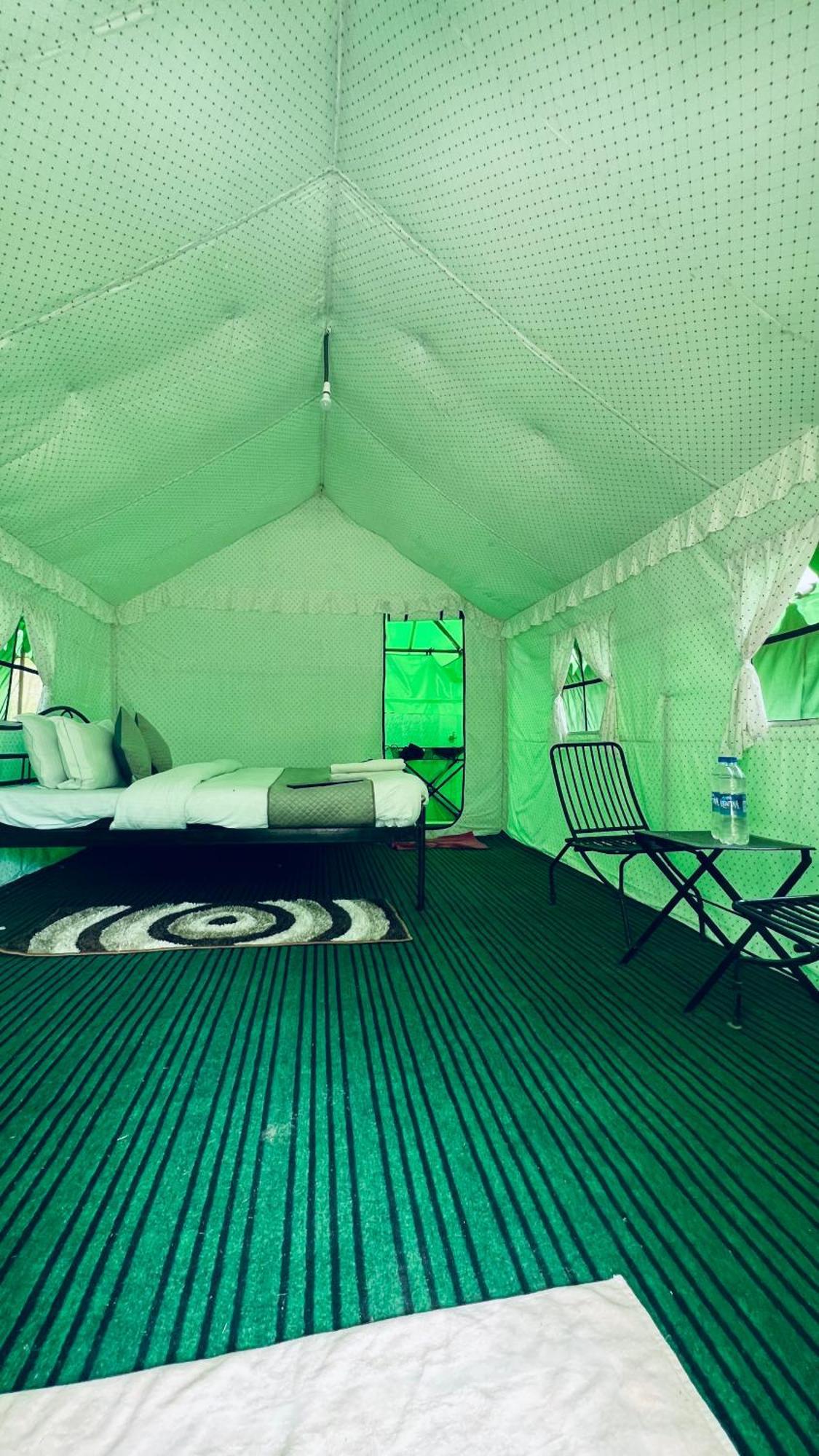 Himalayan Riverside Swiss Cottage Tents, Manali Екстериор снимка