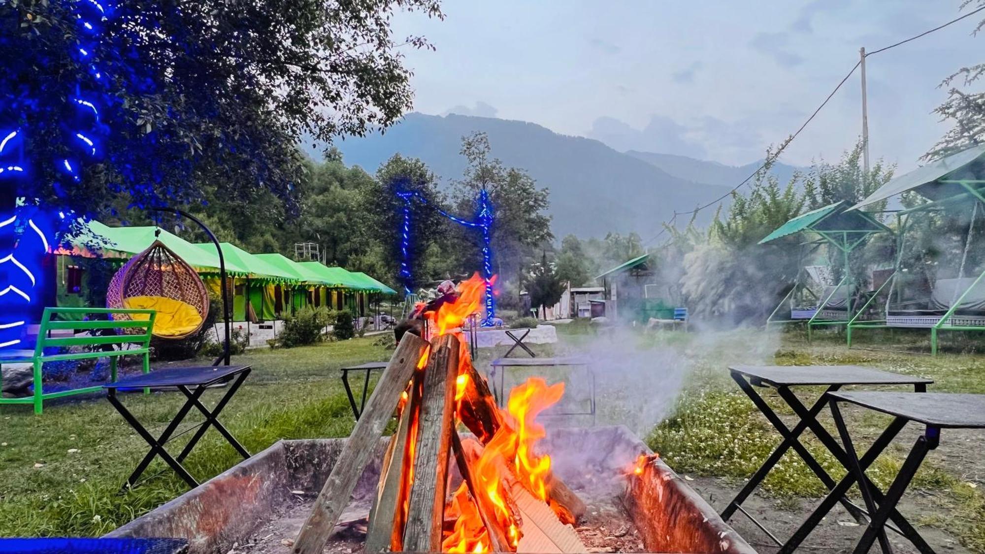 Himalayan Riverside Swiss Cottage Tents, Manali Екстериор снимка