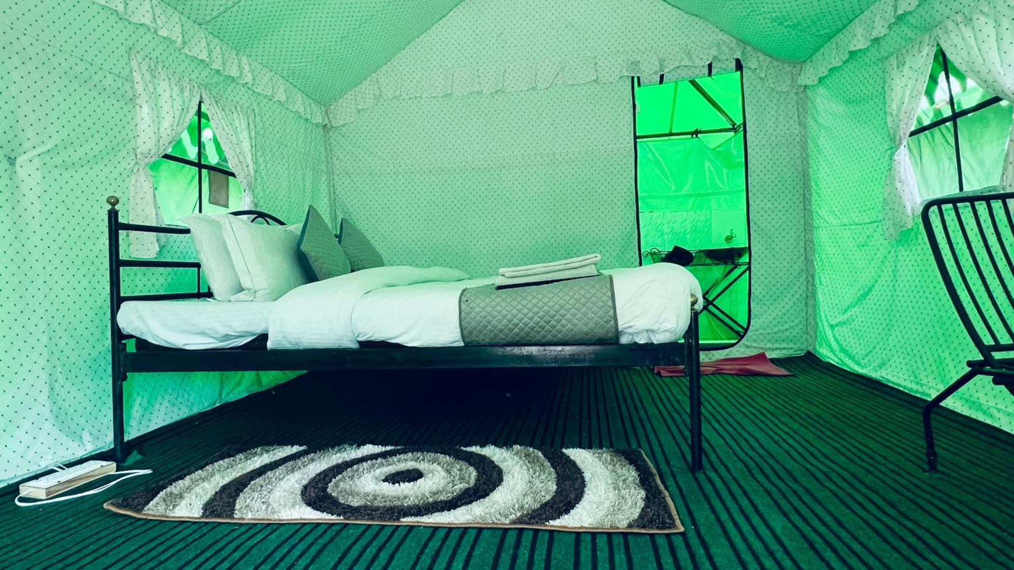 Himalayan Riverside Swiss Cottage Tents, Manali Екстериор снимка